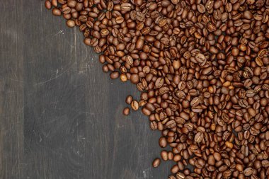 Kavrulmuş kahve çekirdekleri stüdyo fotoğrafı yakından