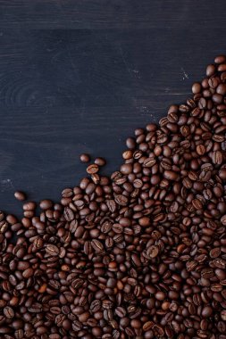 Kavrulmuş kahve çekirdekleri stüdyo fotoğrafı yakından