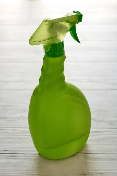 Grüne Sprühflasche — Stockfoto