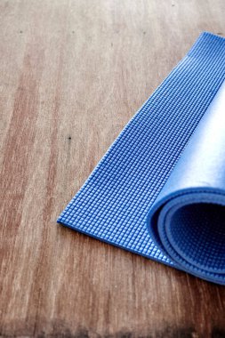 Yoga minderinin stüdyo fotoğrafı.