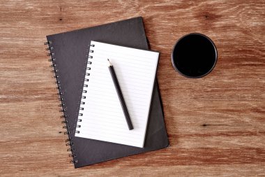 Boş bir defterin stüdyo fotoğrafı.