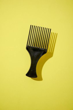 Saç tarağının stüdyo fotoğrafı.