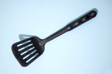 Mutfak aletlerinin stüdyo fotoğrafı.