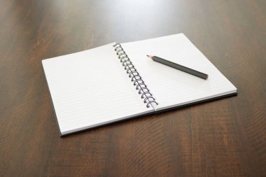 Bir not defterinin stüdyo fotoğrafı.