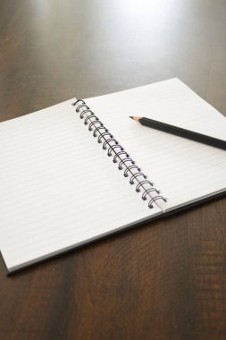 Bir not defterinin stüdyo fotoğrafı.