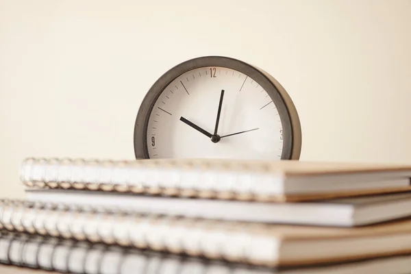 Studio Photo Desk Clock — Stock Photo, Image