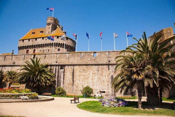 Slottet Och Antika Defensiva Befästningarna Staden Saint Malo Frankrike — Stockfoto