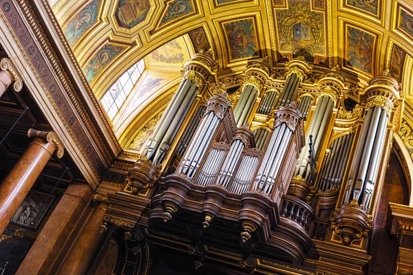 雷恩大教堂的管风琴 — 图库照片