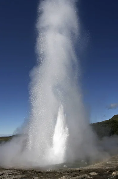 Geysir — стокове фото