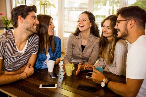 Grupo Amigos Hablando Tomando Café Café — Foto de Stock