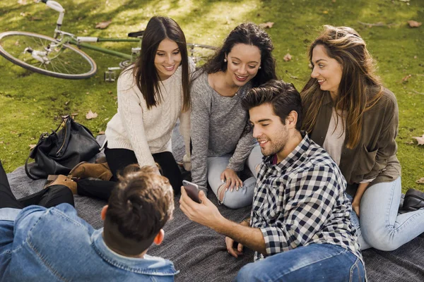 Group Friends Having Great Day Park — Stock Photo, Image