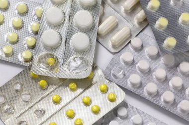açılmış ve kısmen kullanılan tabletler blister arka plan