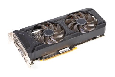 Beyaz arka planda yalıtılmış kullanılan ve tozlu siyah PC ekran kartı