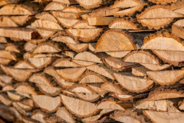 ahşap kereste kalanların arka plan seçici odak ile yığını