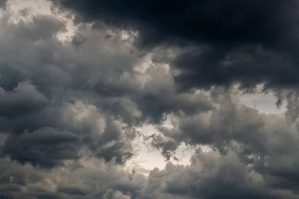 灰色传入的风暴云黑暗特写镜头背景 — 图库照片