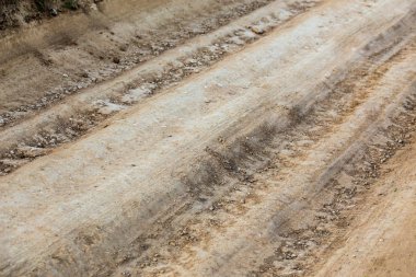 seçici odak ile kuru yaz kir yol closeup