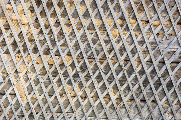 Wattle et daub construisant la texture et le fond de mur sous la lumière directe du soleil le jour — Photo