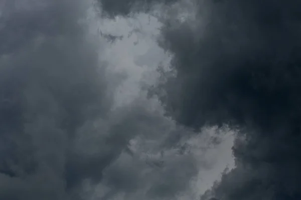 Abstrait gris tempête nuages plein cadre arrière-plan — Photo