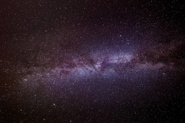 Kuzey yarımküreden süslenmemiş samanyolu fotoğrafı - Zirve yazı gecesi gökyüzü