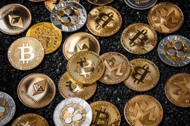 Cryptocurrencies yığını. Bitcoin ve cryptocurrency ve en önemli kavram