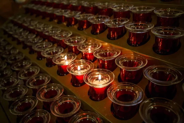 Brûler Des Bougies Dans Église Rangées Bougies — Photo