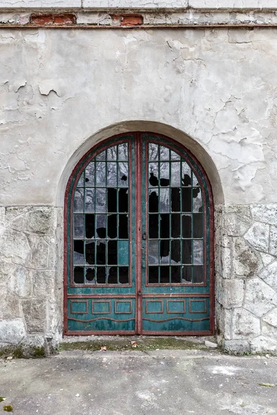 Vintage Drzwi Podziałem Okna Elewacji Stary Mur Budynku — Zdjęcie stockowe