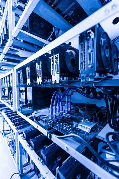 Equipamento Mineração Criptomoeda Usando Cartões Gráficos Para Minerar Para Criptomoeda — Fotografia de Stock