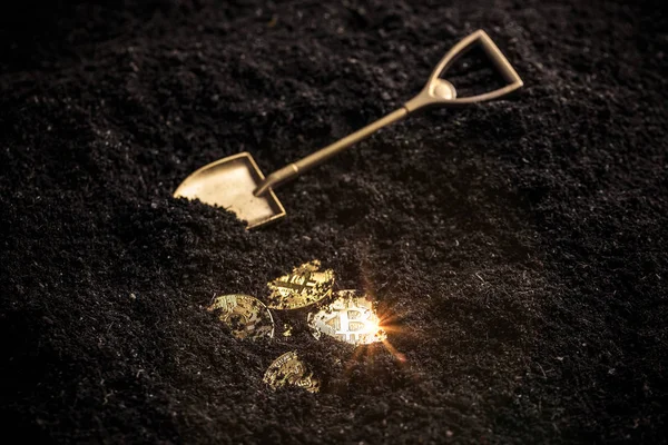 Golden Bitcoin Mining Soil Shovel — Stock Photo, Image