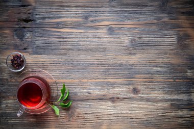 Çay vintage ahşap arka plan, düz üzerinde atış yatıyordu