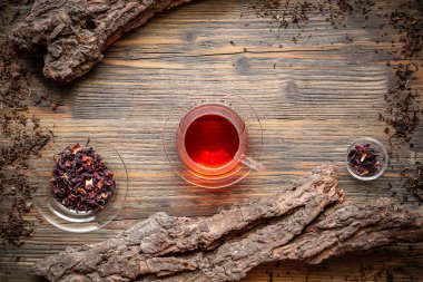 Çay vintage ahşap arka plan, düz üzerinde atış yatıyordu