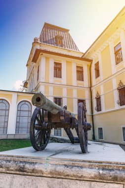 Eski ortaçağ savaş topu ahşap tekerlekli Betliar, Slovakya