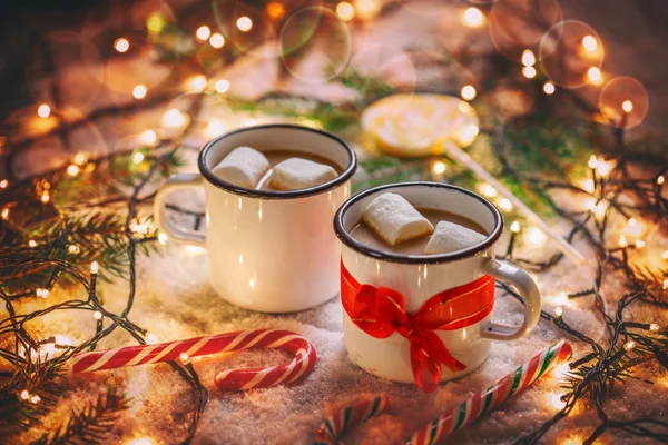 Dos Porciones Chocolate Caliente Con Malvavisco Tazas Esmalte Atadas Con — Foto de Stock