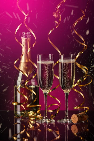 Fles Champagne Gevulde Glazen Ingericht Feestelijke Thema — Stockfoto