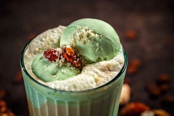 Primer Plano Café Con Leche Con Helado Pistacho — Foto de Stock