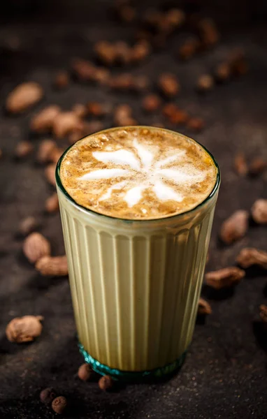 Oriëntaalse Koffie Latte Vintage Donkere Achtergrond — Stockfoto