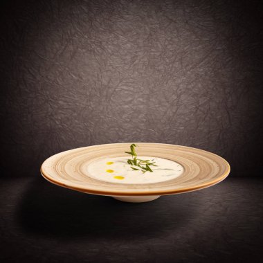 Tarhun ile kavrulmuş patates krem çorbası