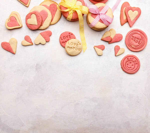 Heerlijke Zelfgemaakte Koekjes Bakken Met Liefde Voor Valentijnsdag — Stockfoto