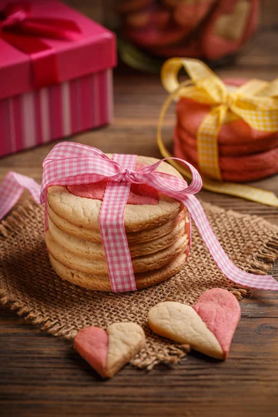 Koekjes Voor Valentijnsdag Met Een Lint Een Zak — Stockfoto