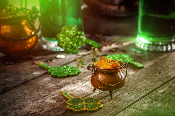 Patrick Day Komposition Mit Einem Vollen Kessel Goldmünzen — Stockfoto