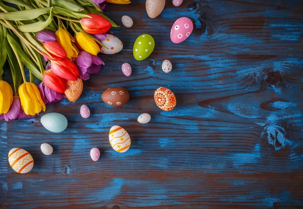 Fondo Vacaciones Pascua Con Huevos Pascua Flores Primavera Vista Superior —  Fotos de Stock