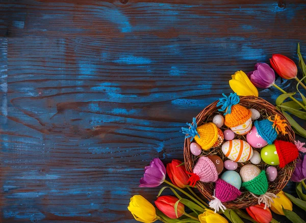 Composición de Pascua con tulipanes —  Fotos de Stock