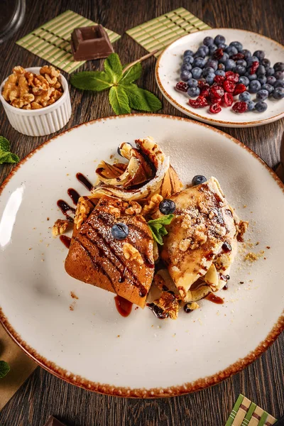 Pannenkoeken met chocolade crème — Stockfoto