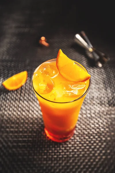 Osvěžující aperol oranžový koktejl — Stock fotografie