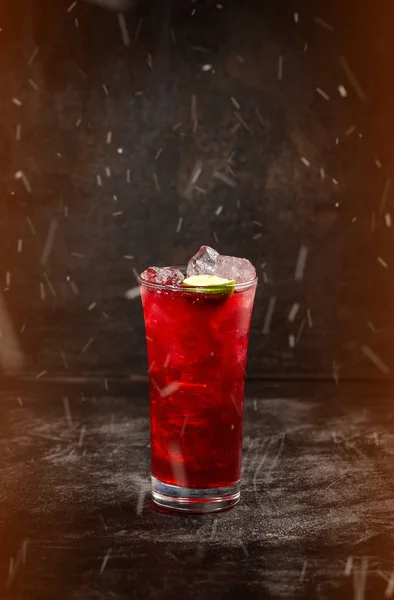 Cocktail met cranberry siroop — Stockfoto