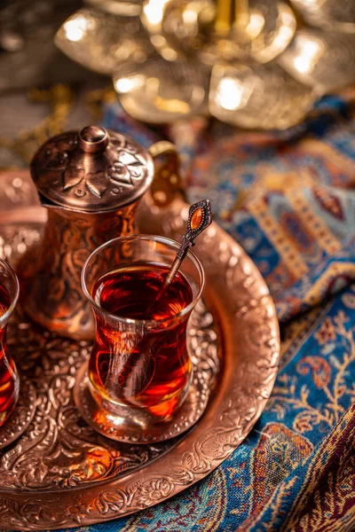 Чёрный турецкий чай — стоковое фото