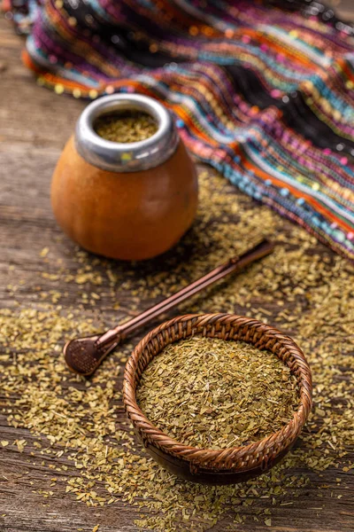 Tradycyjny południowoamerykański Yerba Mate liście — Zdjęcie stockowe