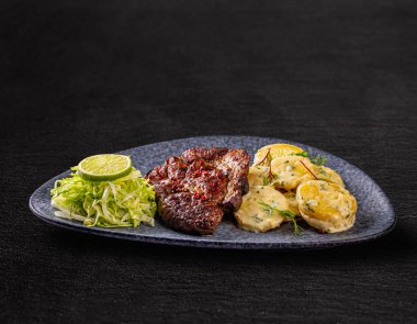 Izgara mangalica domuz pirzolası 