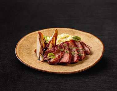 Biberiye ile ördek göğsü