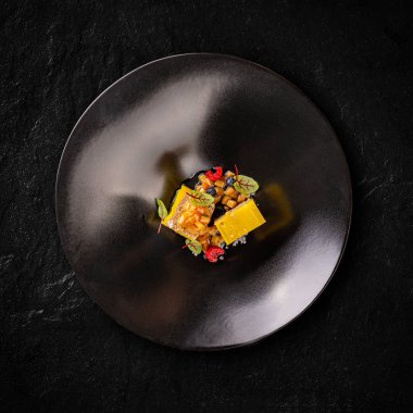 Ev yapımı ördek ciğeri ezmesi.