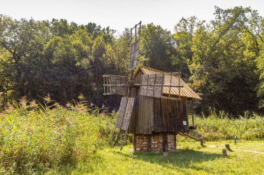 eski ahşap fırıldak